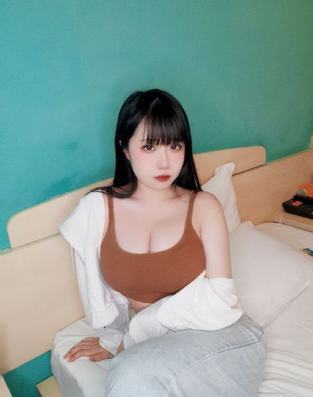 小苹果范冰冰_4K在线播放观看